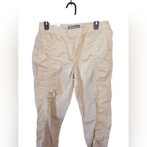 Eddie Bauer NWT Laid Back Full Length Tan Pant Slightly Curvy